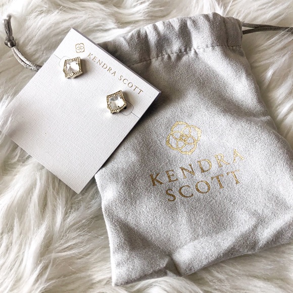 SOLD Kendra Scott Earrings - Picture 1 of 1